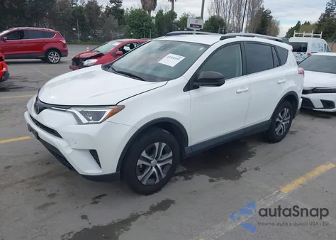 2017 Toyota Rav4 Le z USA, uszkodzony, nr VIN JTMZFREV3HJ144114